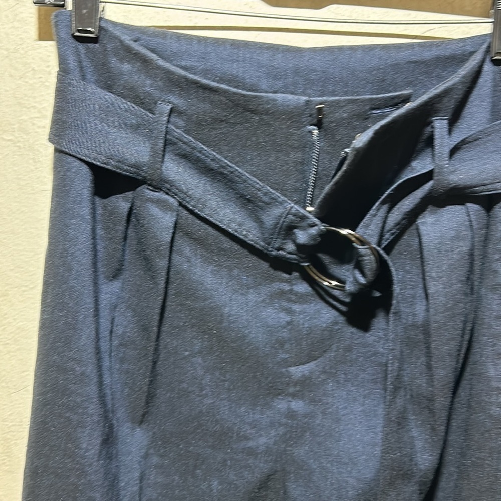 Elie Tahari Genna High Waisted Navy Belted Shorts Size 10 NWT - Picture 6 of 8